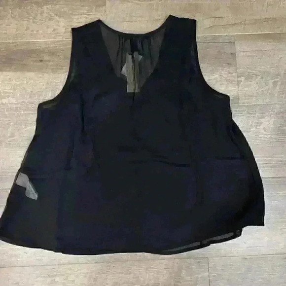 Banana Republic Ruched Top - Picture 4 of 7